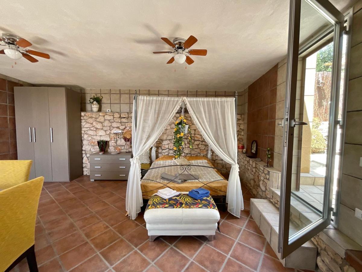 Stone Home - Sea & Landscape มาริตติมา ภายนอก รูปภาพ