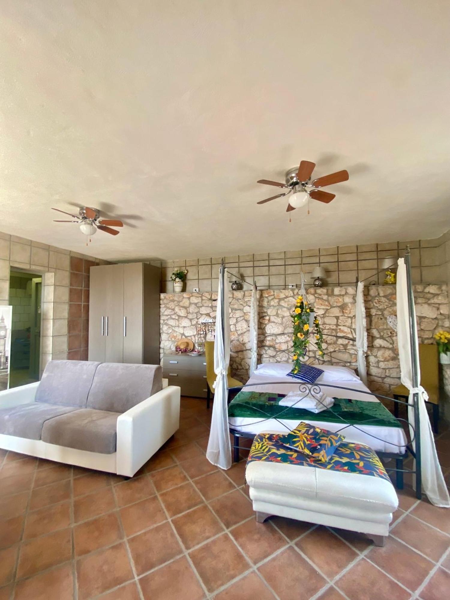 Stone Home - Sea & Landscape มาริตติมา ภายนอก รูปภาพ